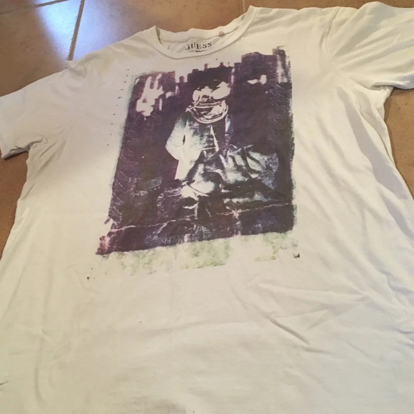 Guess  graphic shirt - Picture 5 of 5